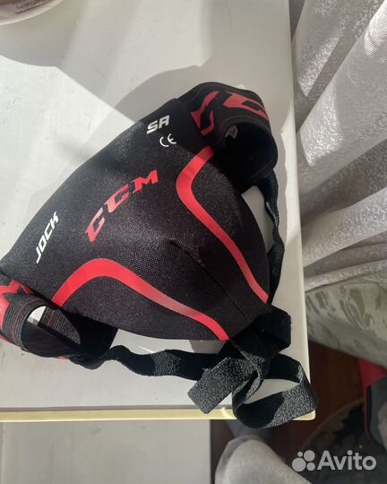 Хоккейная защита паха