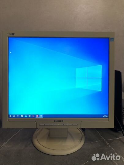 Монитор philips 17