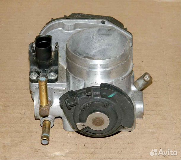 Заслонка дроссельная WV Golf 4 06A133064H