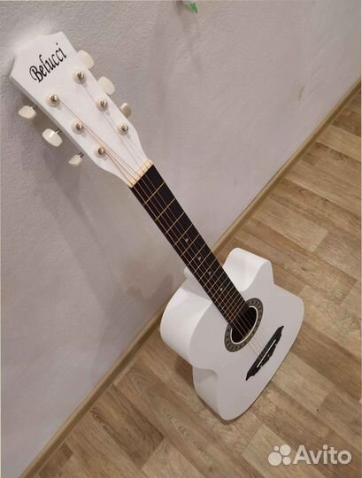 Акустическая гитара Belucci