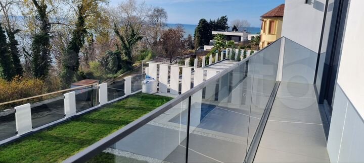 Коттедж 430 м² на участке 7 сот.