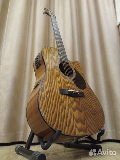 Электроакустическая гитара