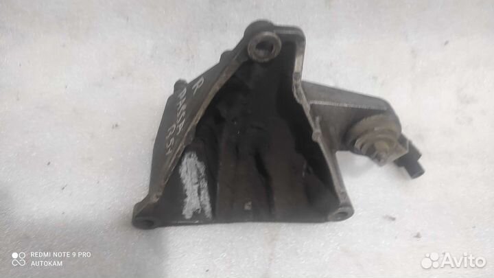 Кронштейн кпп правый Volkswagen Passat B5