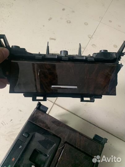 Консуль и пепельница Камри 55