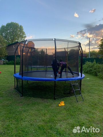 Батут с защитной сеткой для дачи