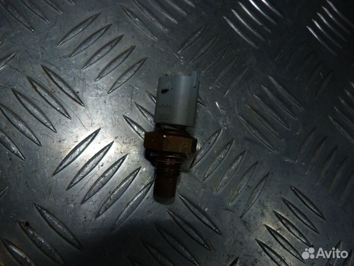 Датчик температуры жидкости Opel Vectra Omega B