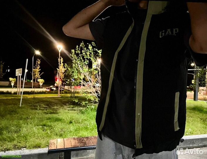 Жилетка (безрукавка) Gap