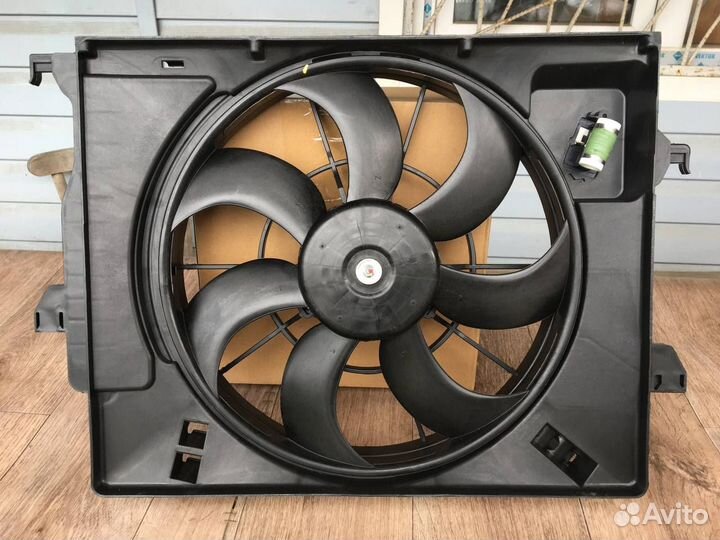 Вентилятор охлаждения с диффузором Renault Logan