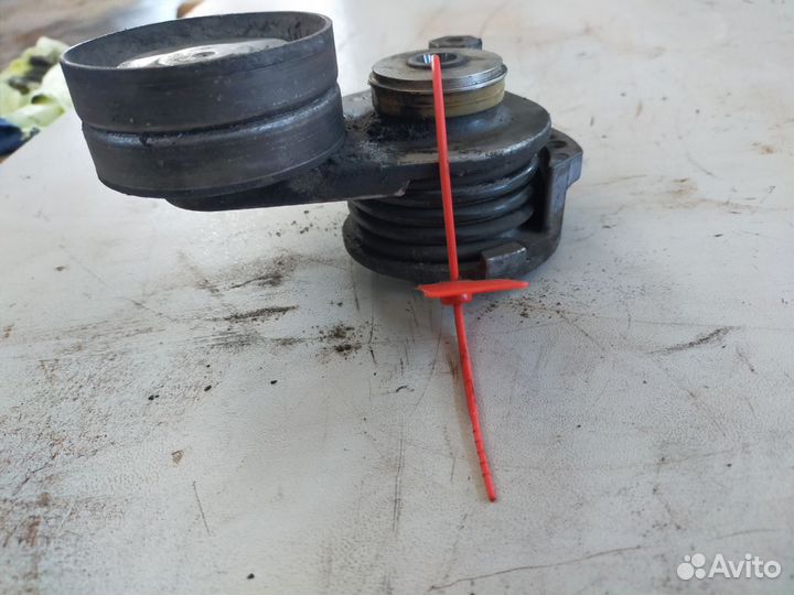 Натяжитель ремня (в сборе) CF85/XF95/XF105