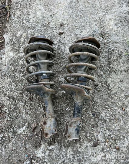 Стойки передние Hyundai Elantra XD 2000-2008