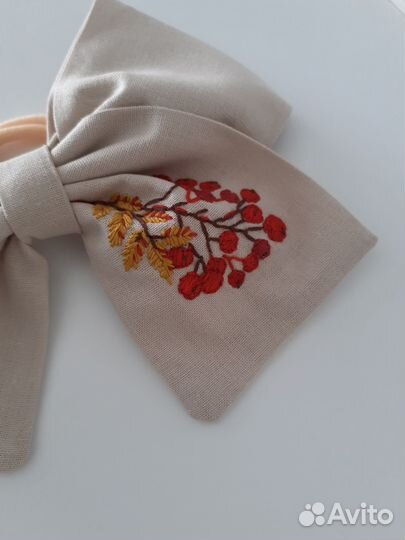 Бантики ручной работы с вышивкой