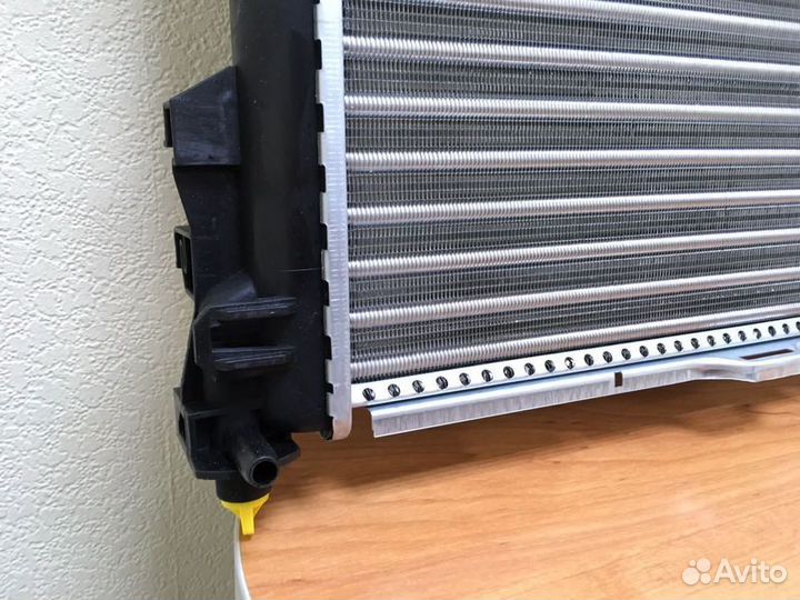 Радиатор охлаждения Мерседес C-class W203