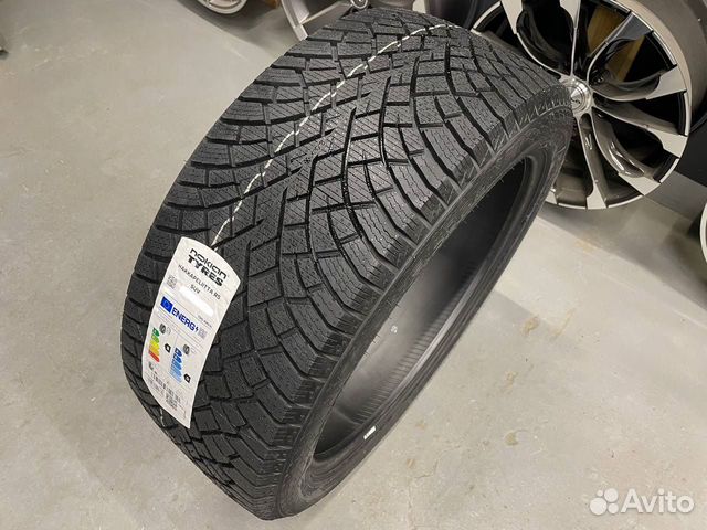 Nokian Tyres Hakkapeliitta R5 255/35 R20 97T