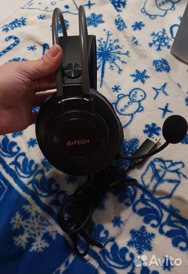 Проводные наушники с микрофоном