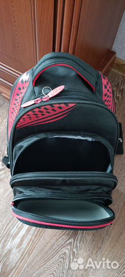 Портфель (рюкзак) школьный