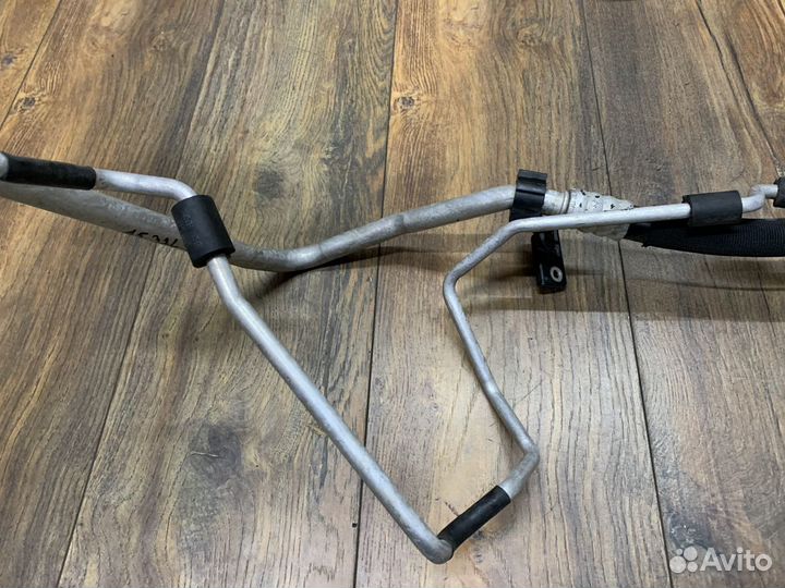 Audi A5 (8T) Трубка кондиционера