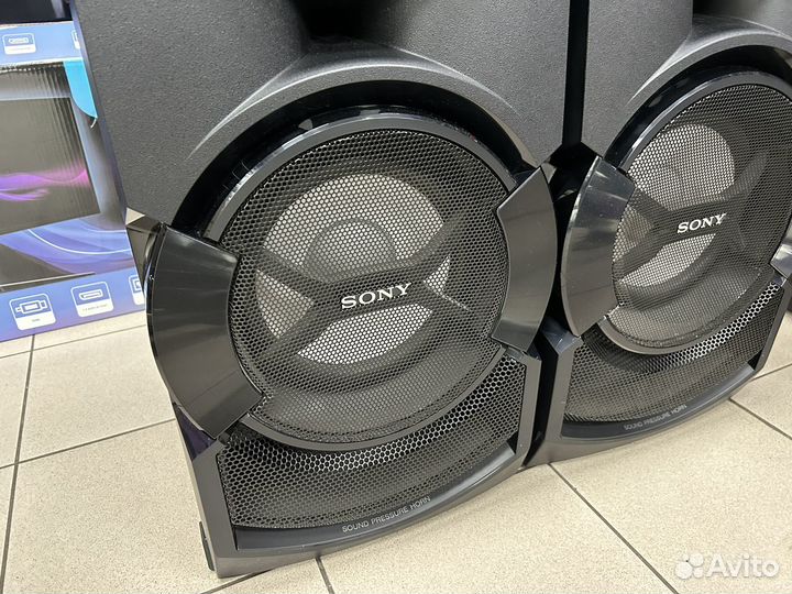 Музыкальный центр Sony shake-X30D