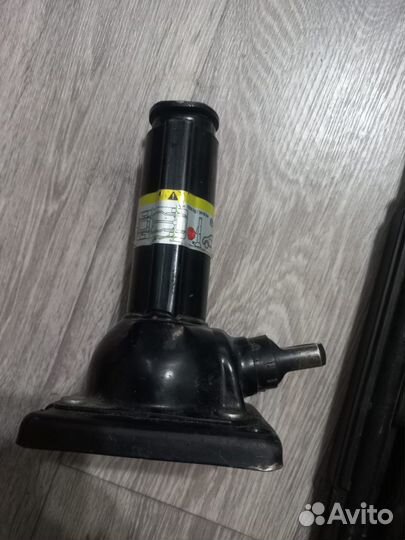 Домкрат на фольксваген амарок
