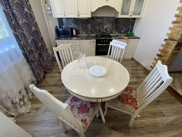 2-к. квартира, 65 м², 3/9 эт.