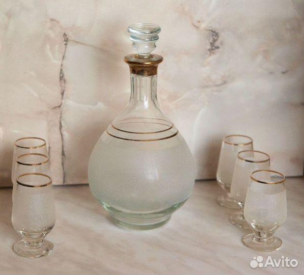 Графин с рюмками