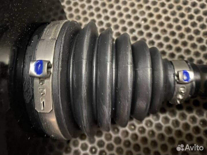 Пpивод пеpeдний левый Меrсеdеs 166