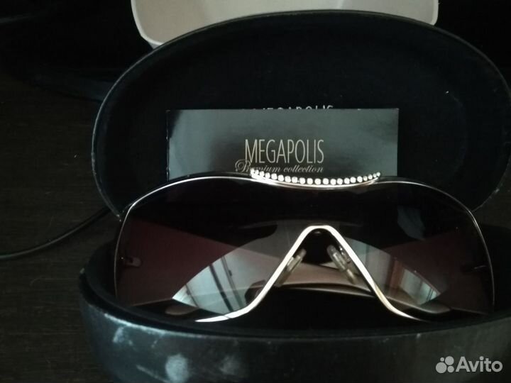 Солнцезащитные очки женские брендовые