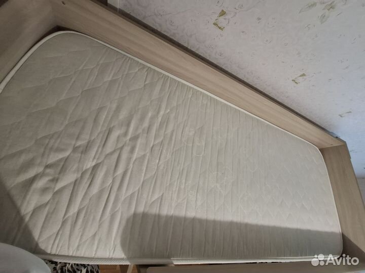 Кровать чердак с матрасом