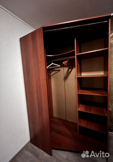 Шкаф