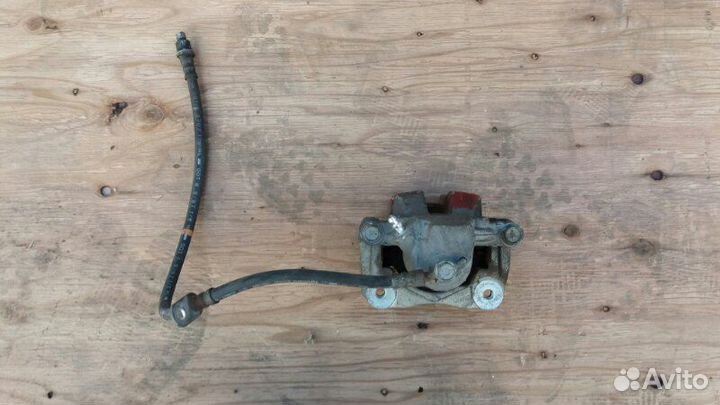 Суппорт тормозной правый Toyota Camry V40 06-11г