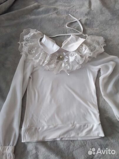 Блузка белая