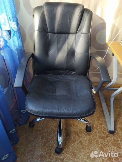 Компьютерный / офисный стул