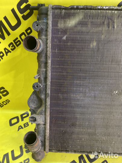 Радиатор охлаждения Renault Symbol