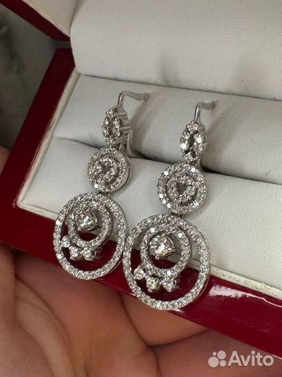 Золотые серьги с бриллиантами