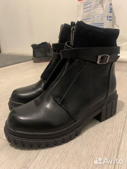 Ботинки новые 38 размер
