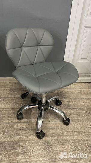 Стул стул мастера маникюра/педикюра