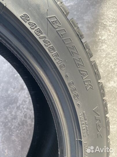 Bridgestone Blizzak VRX 245/45 R19 98S