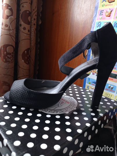 Босоножки Новые 39 размер