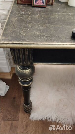 Старинный антикварный столик