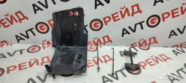 Крепление аккумулятора Mitsubishi Airtrek CU5W