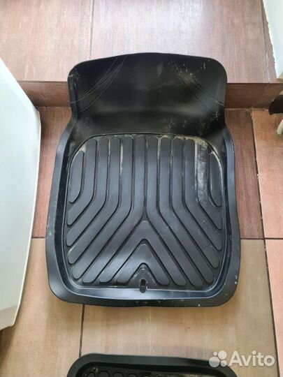 Коврики на Nissan Note