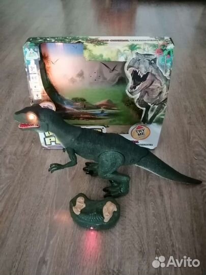 Динозавр с пультом