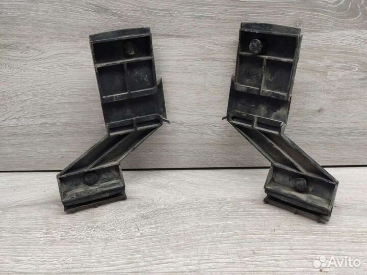 Кронштейн бампера Volkswagen Lt