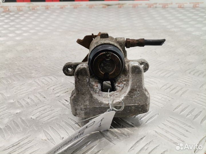 Суппорт задний правый для Alfa Romeo GT (937C)