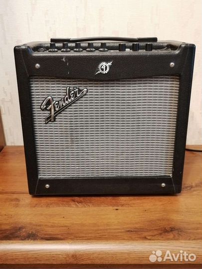 Комбоусилитель fender mustang 1 v.2