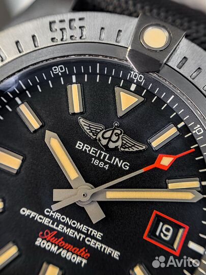 Часы Breitling Avenger Blackbird 44