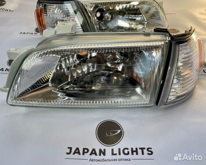 Фары хрустальные светлые передние Toyota