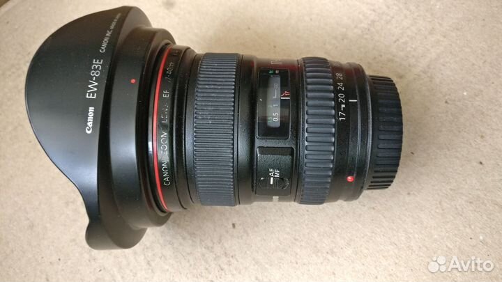 Сверх широкоугольный объектив Canon EF 17-40mm 4L
