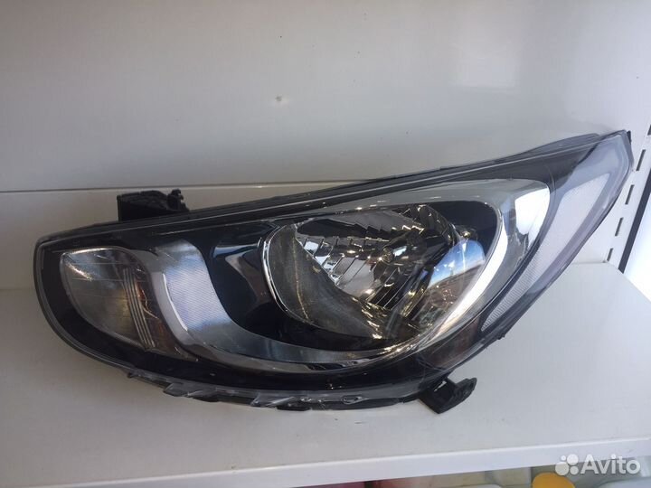 Фара левая Hyundai Solaris (2011