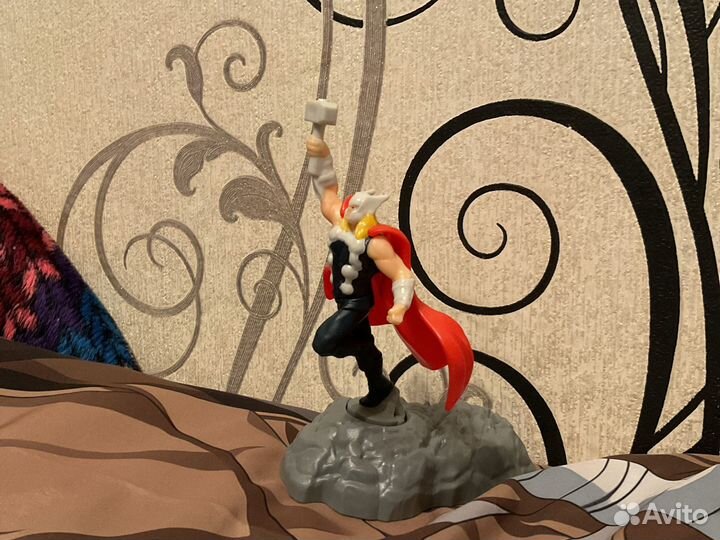 Kinder marvel maxi тор игрушка