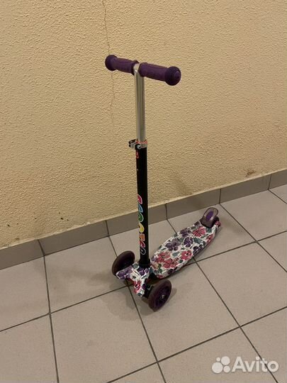 Самокат трехколесный